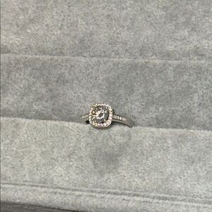 Moissanite Sophisticated Silver Halo Ring with Cushion-Cut Center 7 Silver NWT